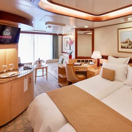 Ocean liner suite bedroom